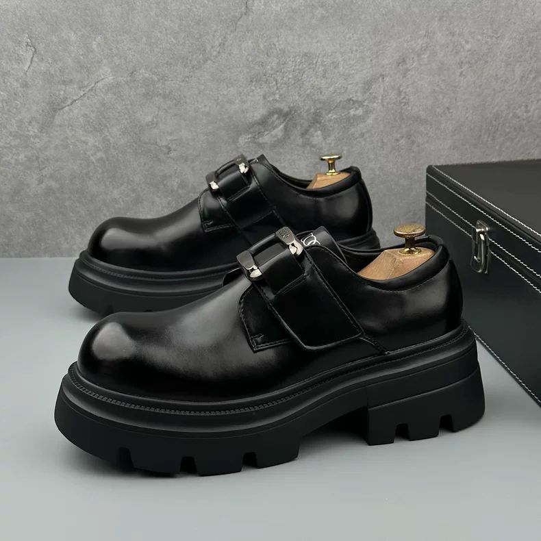 أحذية خريف 2024 للرجال على الط - مراجعة Men Shoes Prada وسعره
