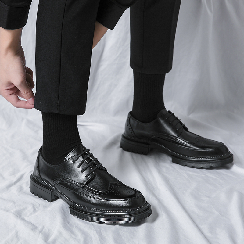 أحذية جلدية جديدة للرجال الشبا - مراجعة Men Shoes Prada وسعره