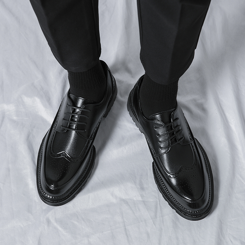أحذية جلدية جديدة للرجال الشبا - مراجعة Men Shoes Prada وسعره