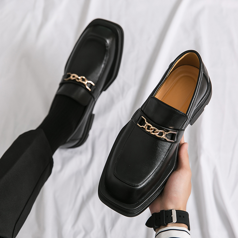 الذكور الفاخرة الأبيض المتسكعو - مراجعة Men Shoes Prada وسعره