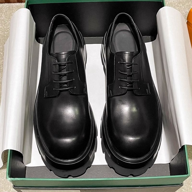 جولة رئيس ديربي الرجال الخريف  - مراجعة Men Shoes Prada وسعره