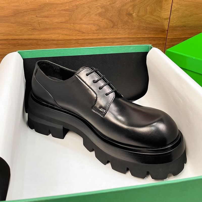 جولة رئيس ديربي الرجال الخريف  - مراجعة Men Shoes Prada وسعره